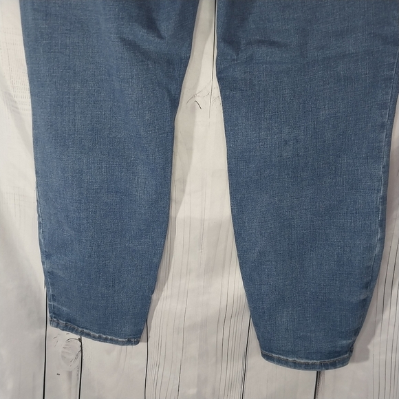 Judy Blue Slim Fit Stretch Jeans - Picture 11 of 12